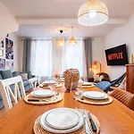 Apartment Le Bohemian Chic - 4 En Hypercentre De Saint-omer, Ideal Pour Les Groupes Saint-Omer (Pas-de-Calais)